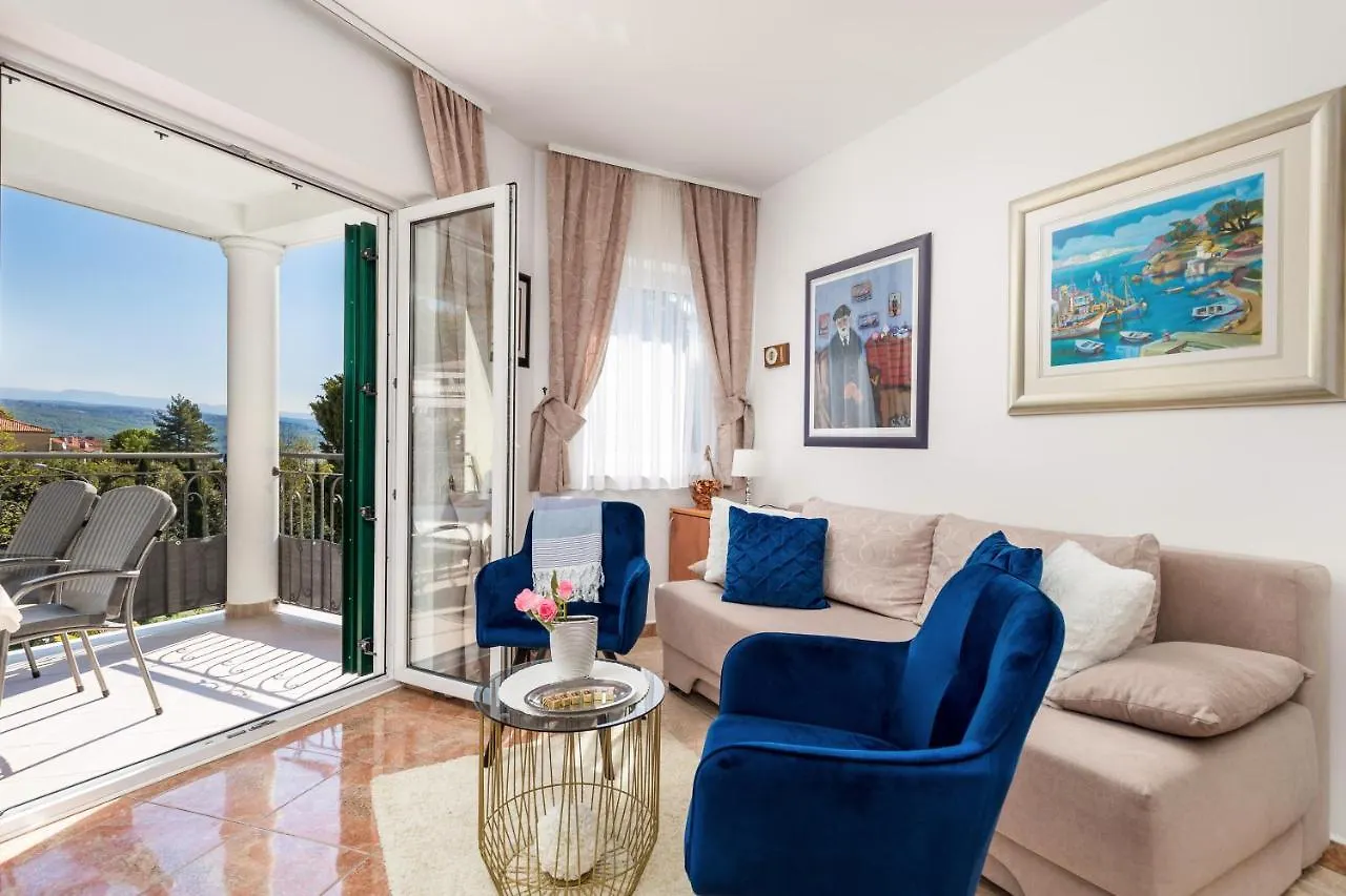 Light Summer Apartment With A Swimming Pool Opatija