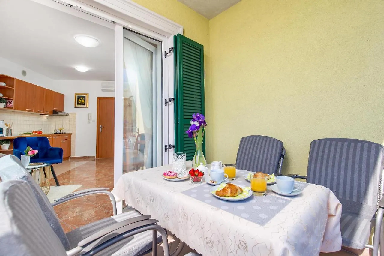 Light Summer Apartment With A Swimming Pool Opatija 0*,
